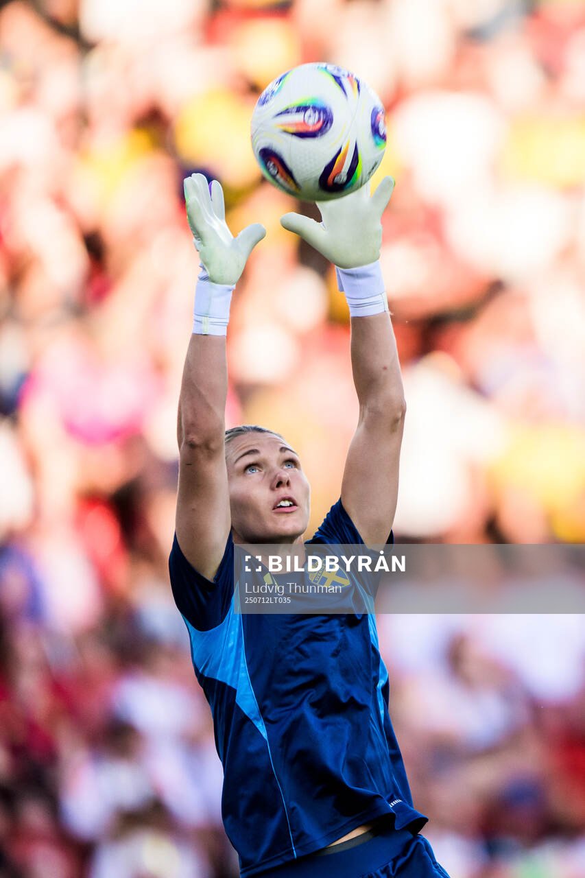 goalkeeper Jennifer Falk of Sweden