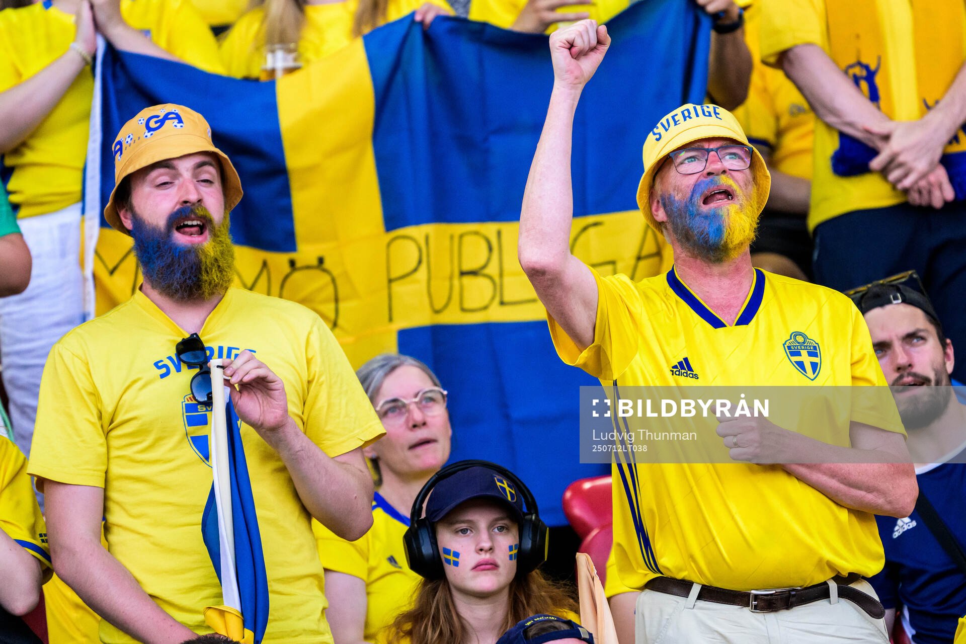 Fans of Sweden