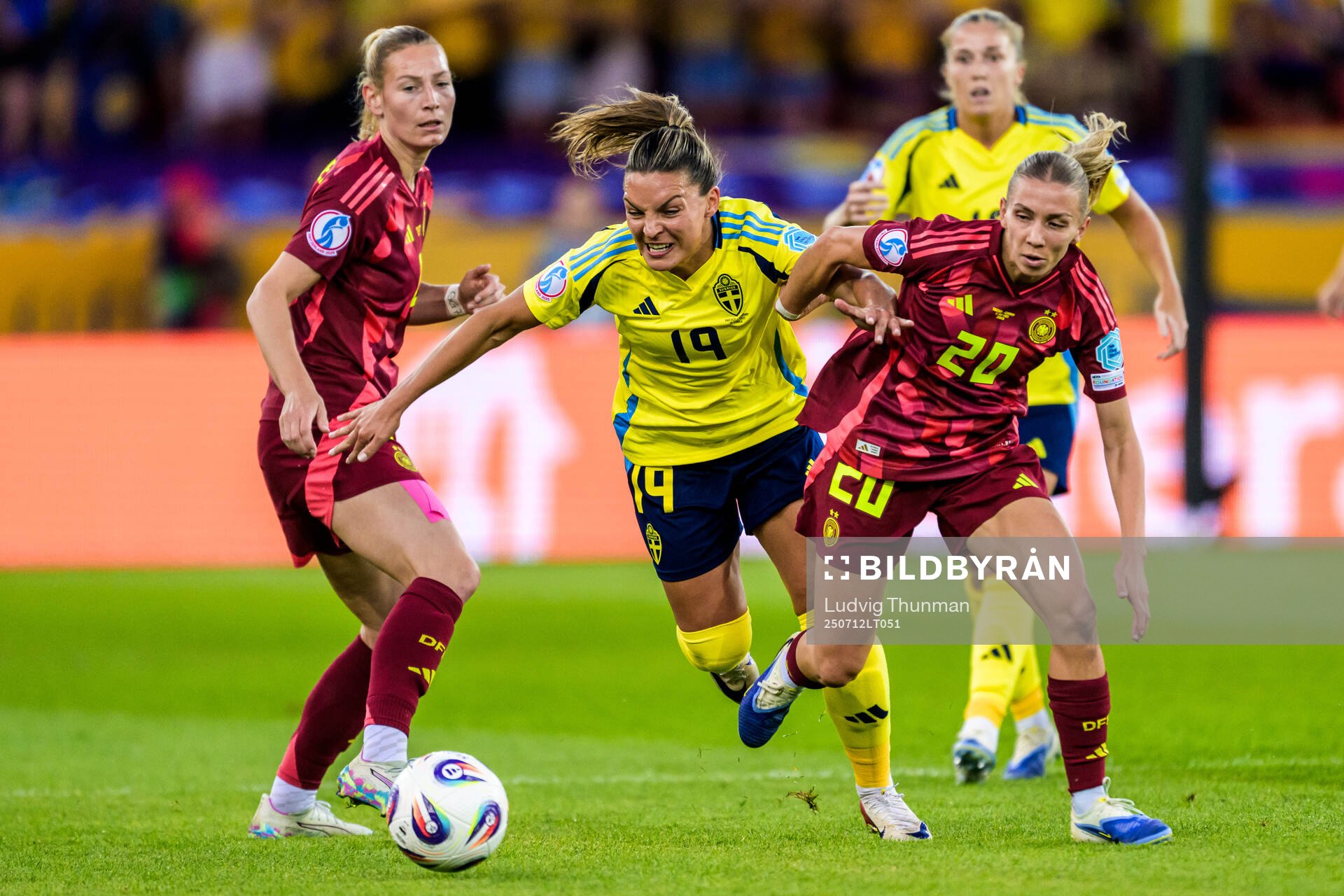 Johanna Rytting Kaneryd of Sweden and Elisa Senss of Germany