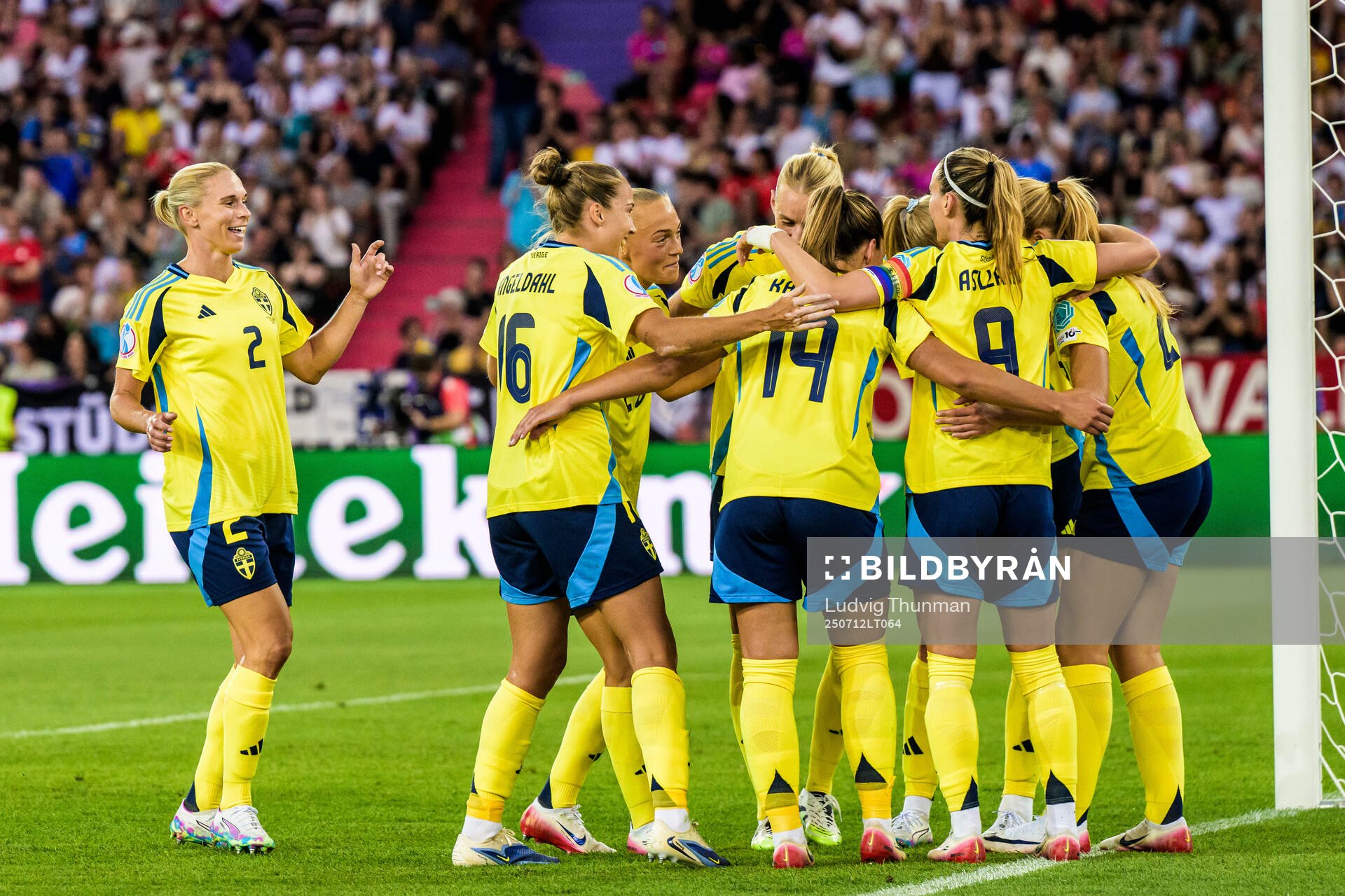Smilla Holmberg of Sweden celebrate with teammates