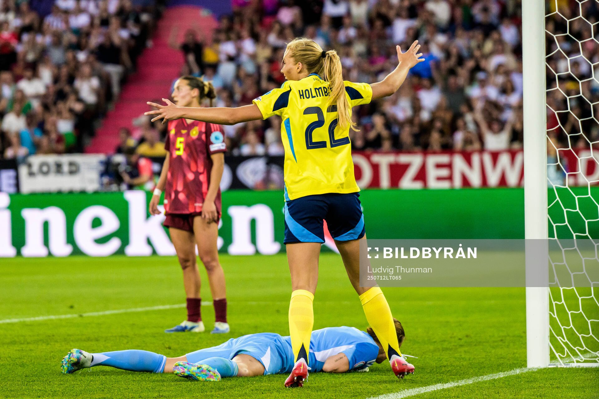 Smilla Holmberg of Sweden celebrates