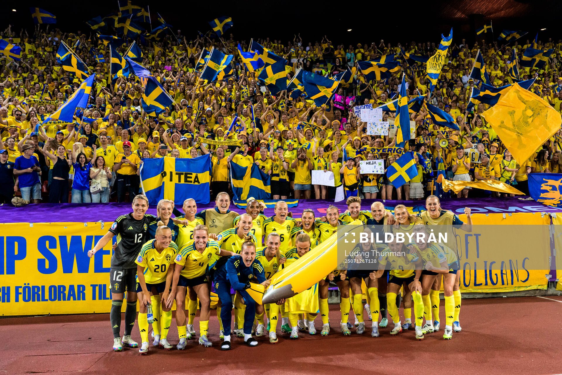 Players of Sweden celebrate