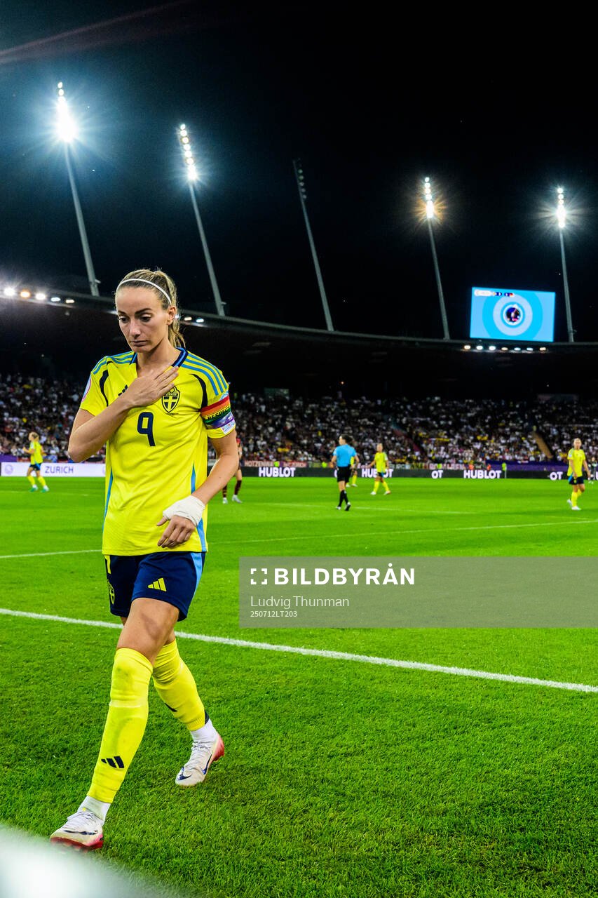 Kosovare Asllani of Sweden