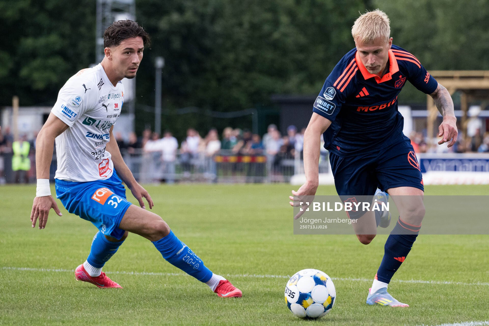Värnamos Kenan Bilalovic och Djurgårdens Viktor Bergh