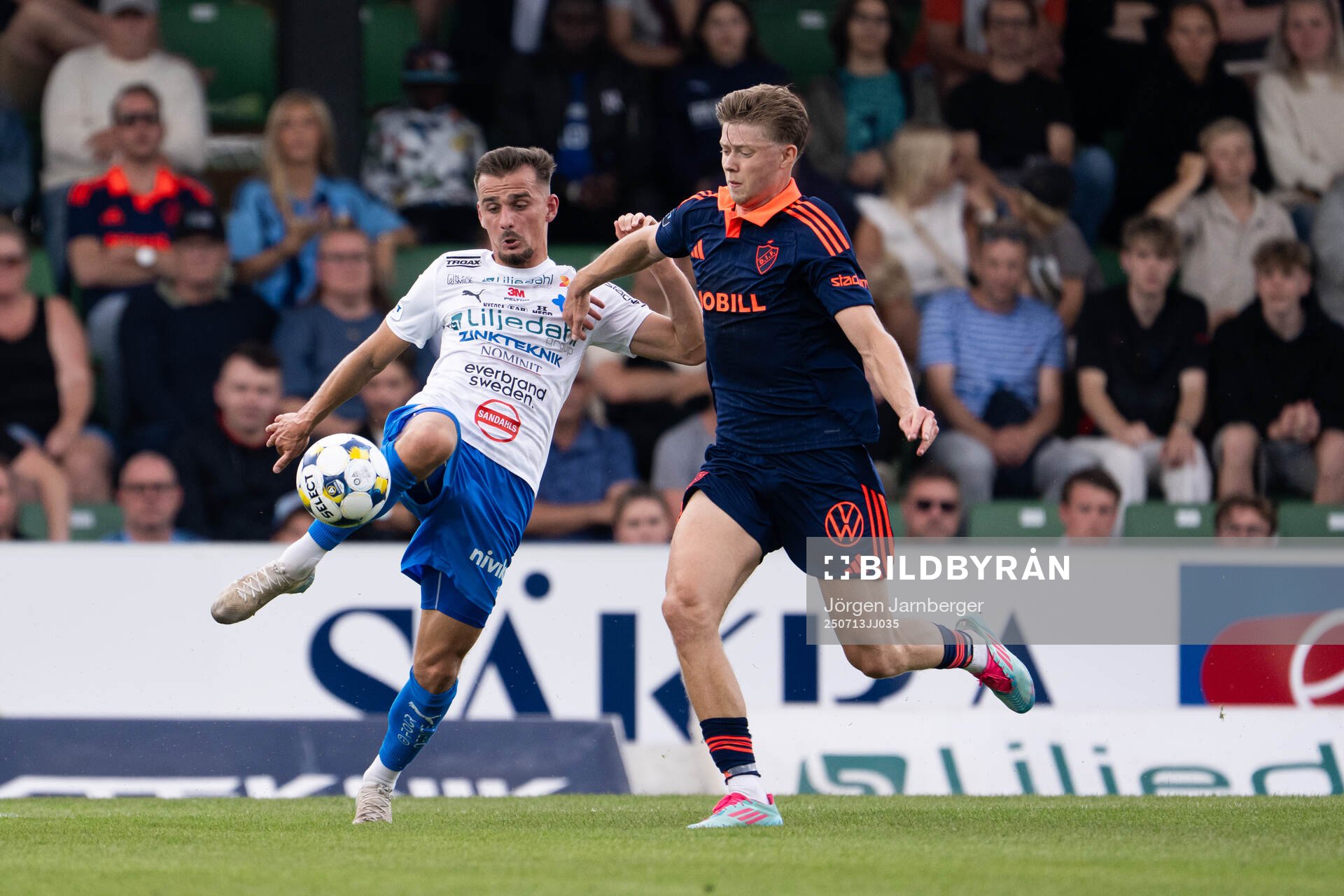 Värnamos Ajdin Zeljkovic och Djurgårdens Patric Åslund