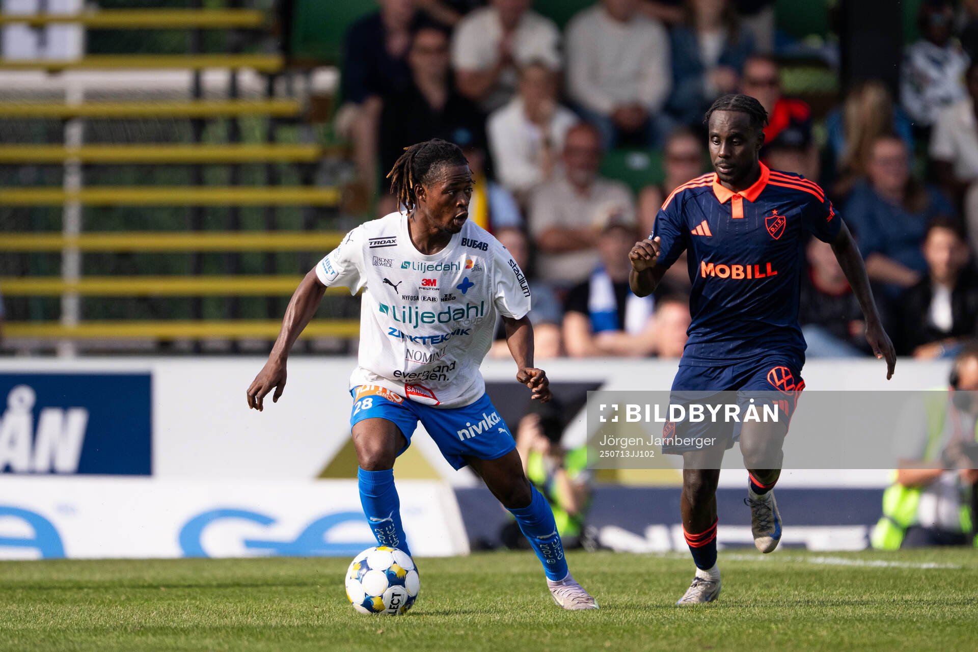 Värnamos Frank Junior Adjei och Djurgårdens Zakaria Sawo