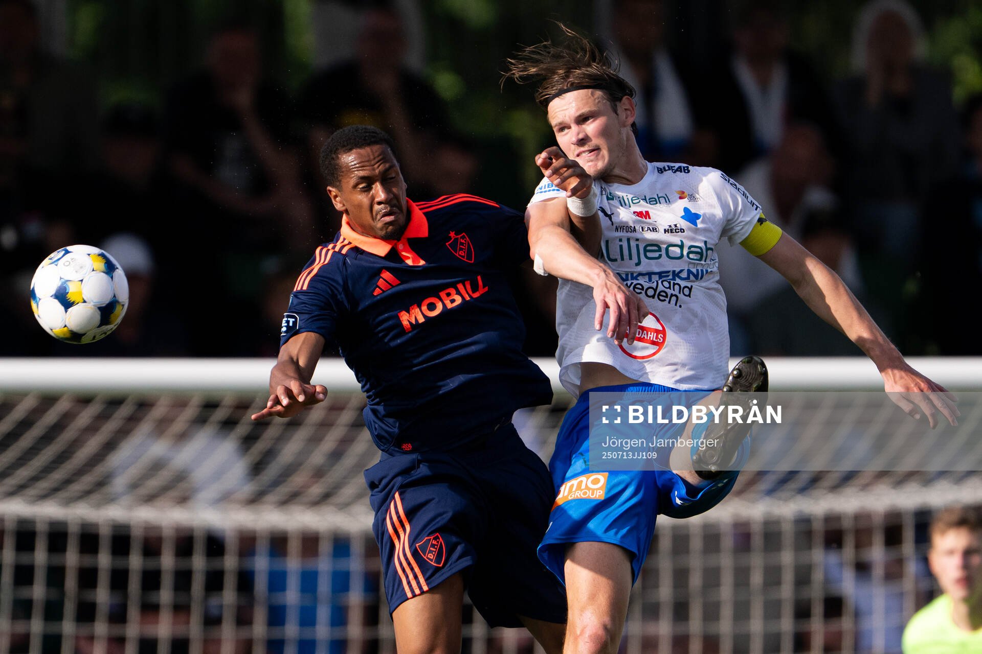 Djurgårdens Zakaria Sawo och Värnamos Hugo Andersson