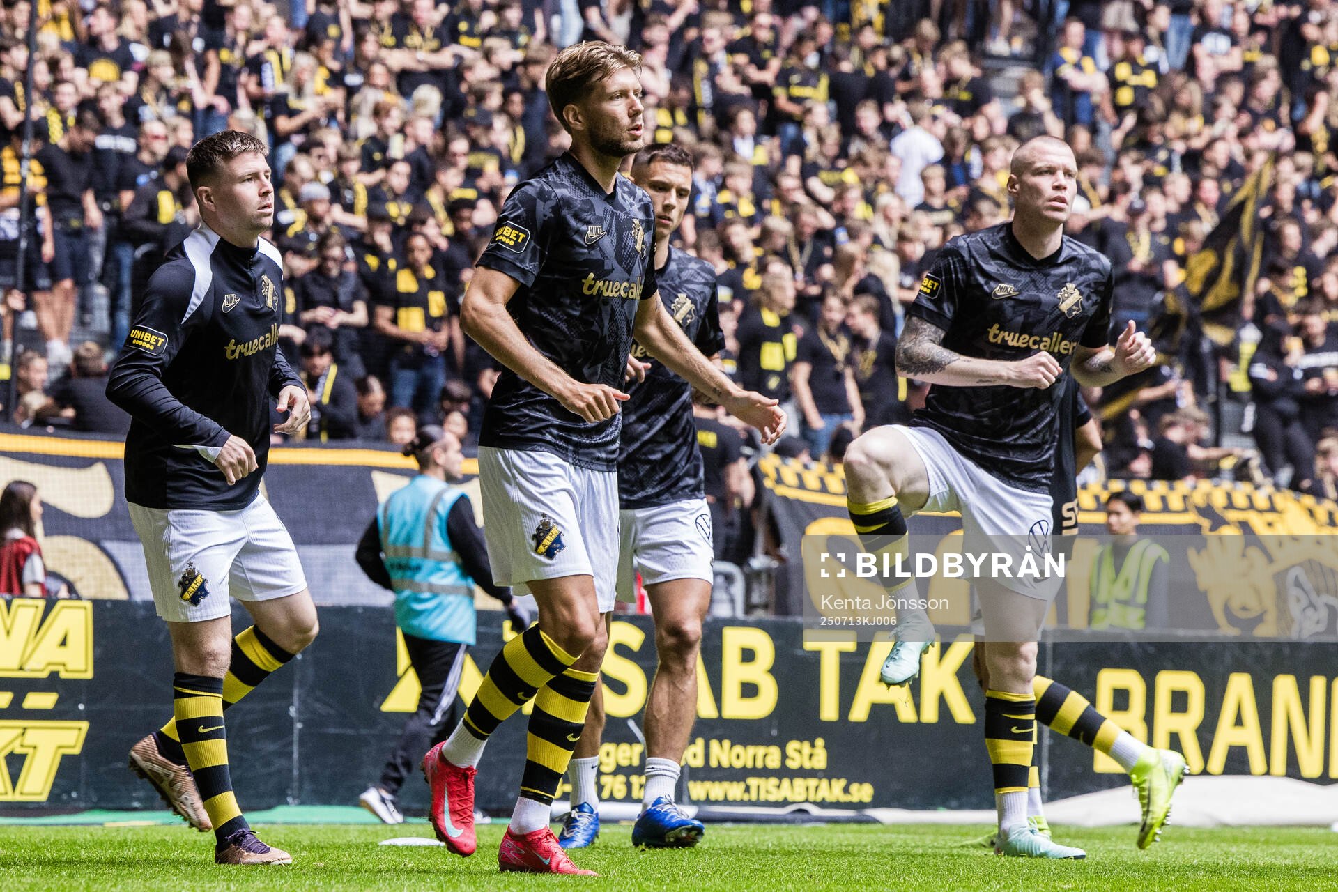 AIKs Anton Saletros och Thomas Poppler Isherwood