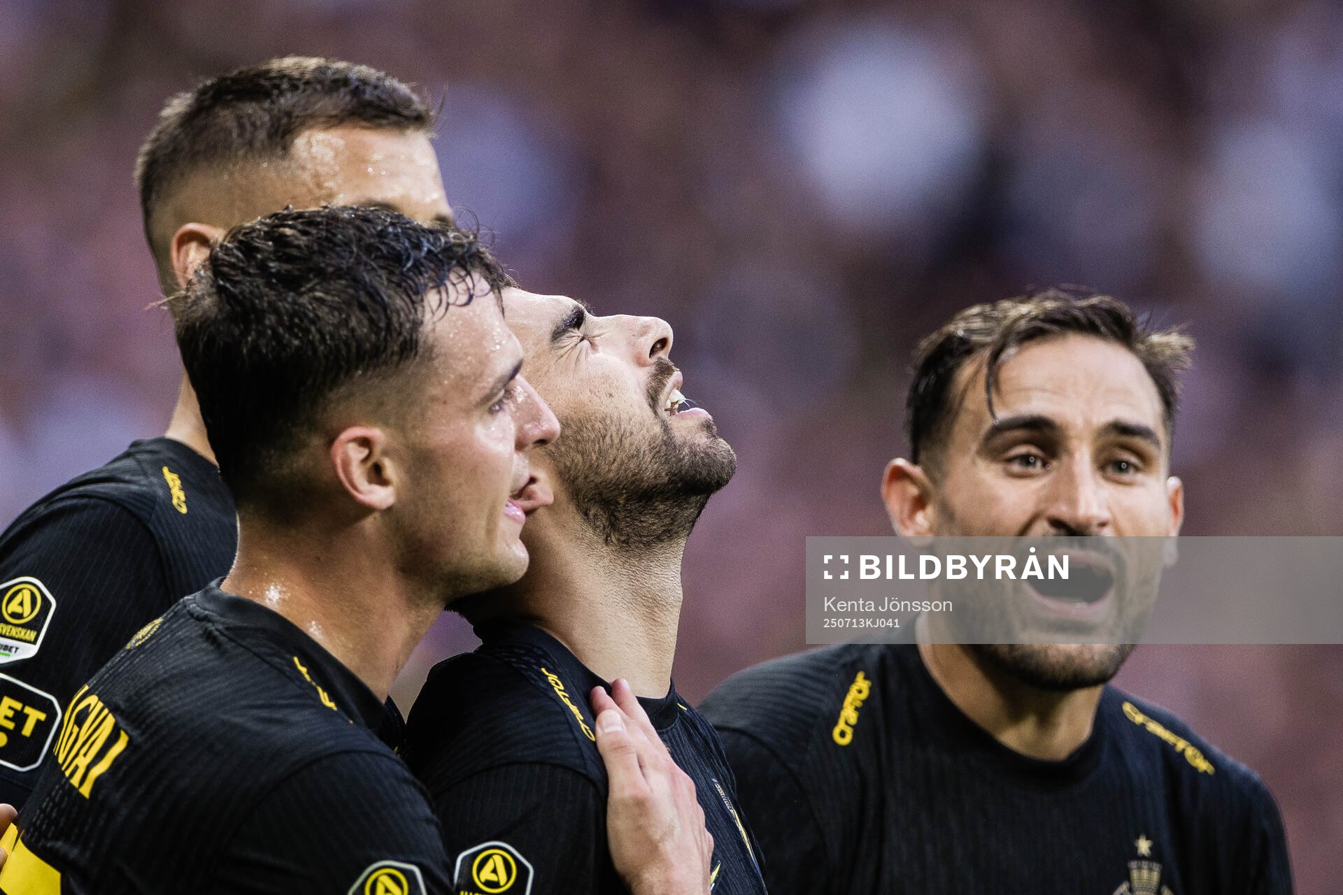 AIKs Andronikos Kakoullis jublar