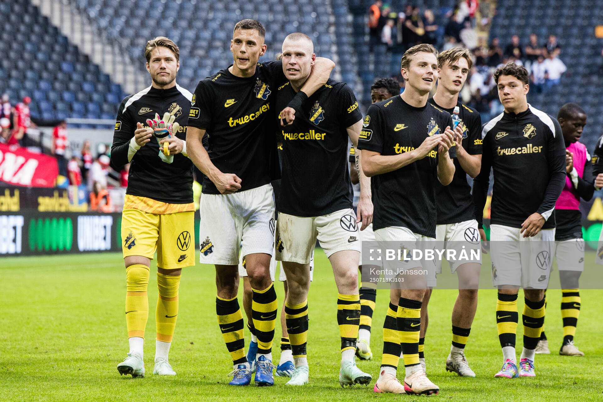 AIKs Filip Benkovic, Thomas Poppler Isherwood och  Johan