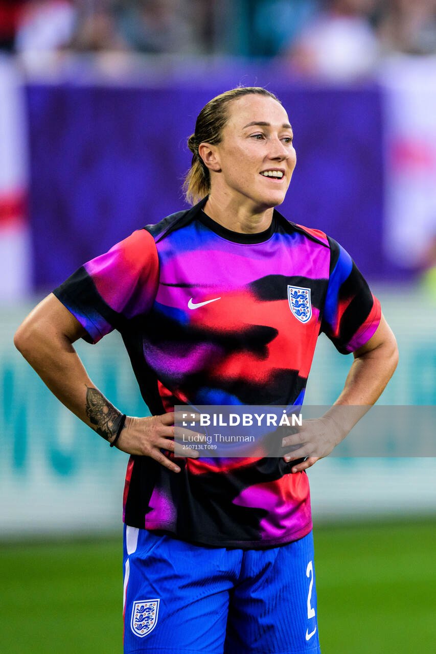 Lucy Bronze of England