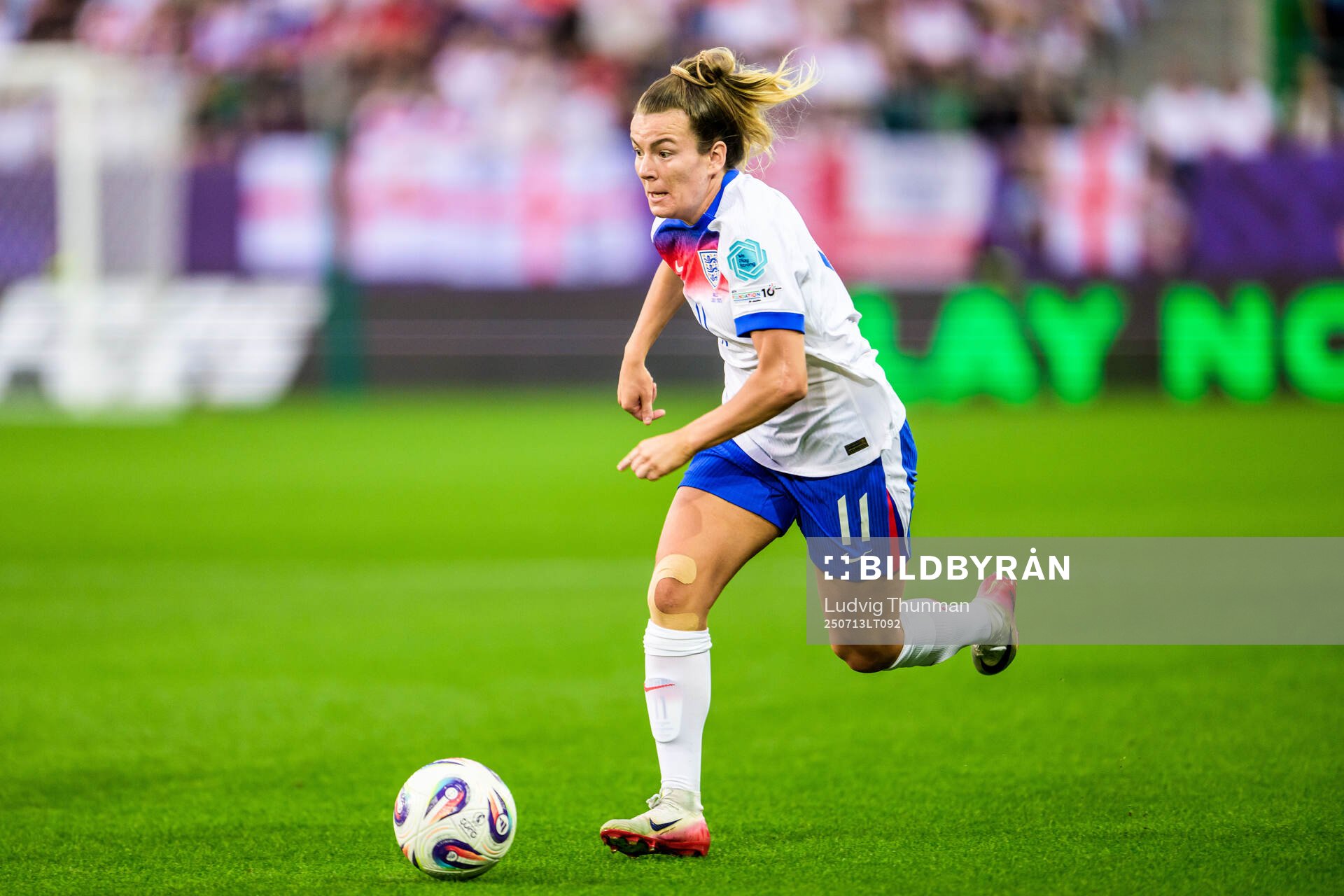 Lauren Hemp of England