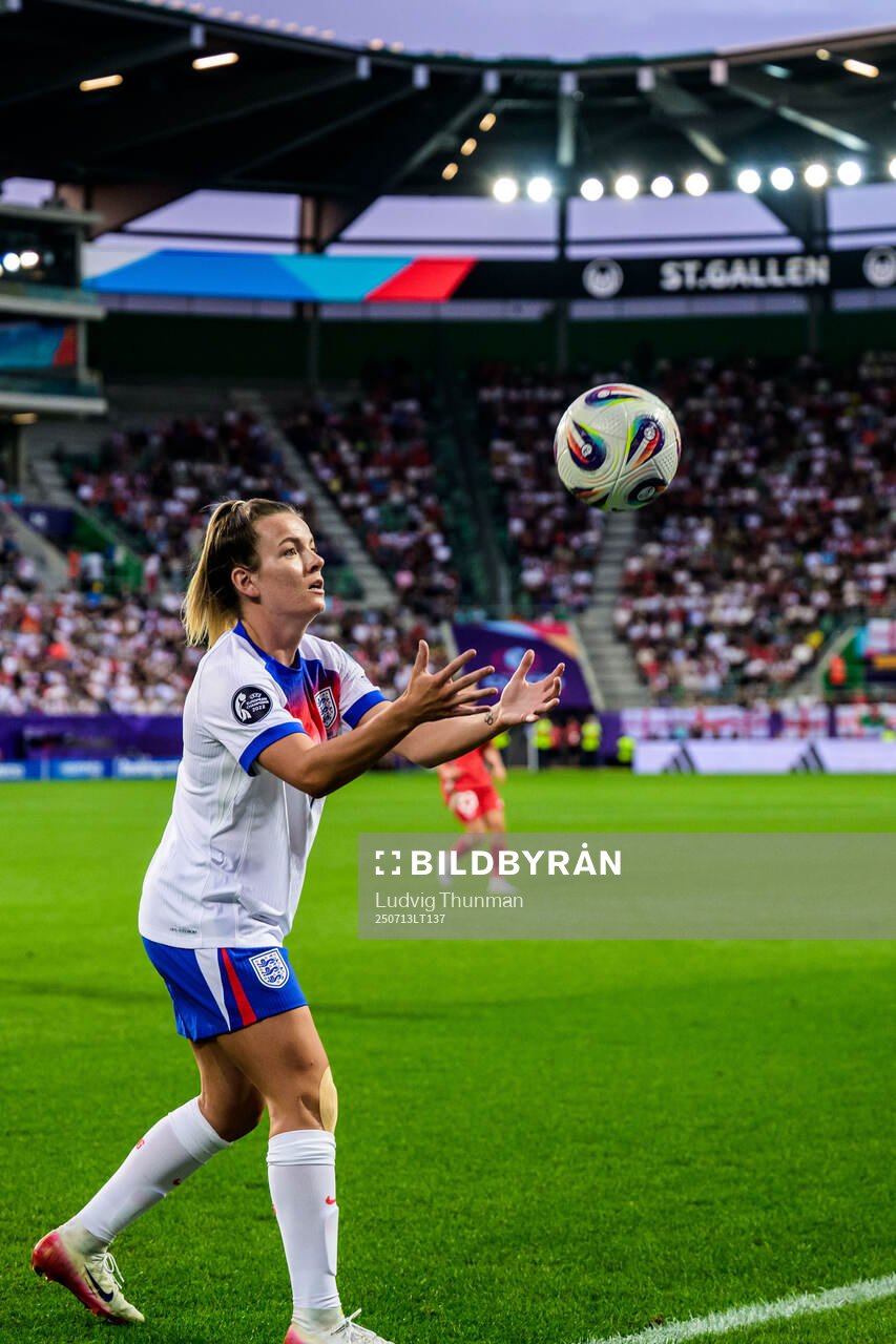 Lauren Hemp of England