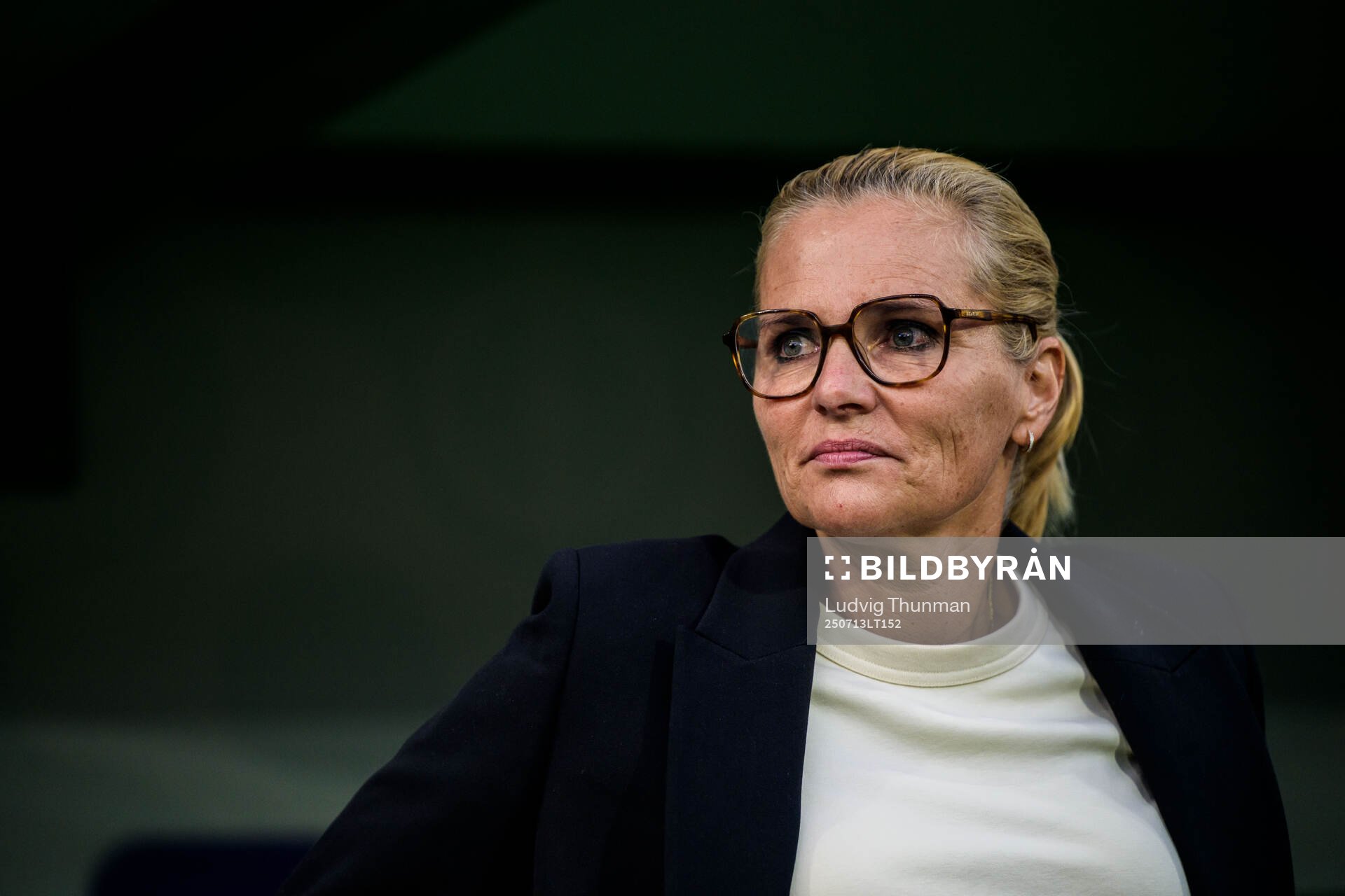 Head coach Sarina Wiegman of England