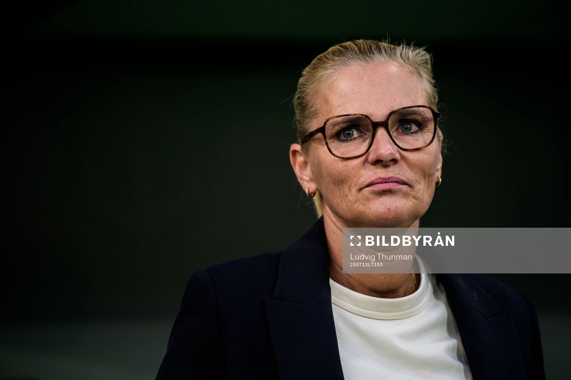 Head coach Sarina Wiegman of England