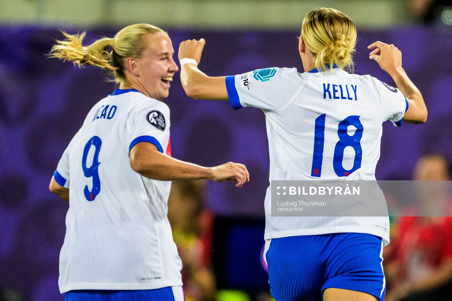 Beth Mead celebrates