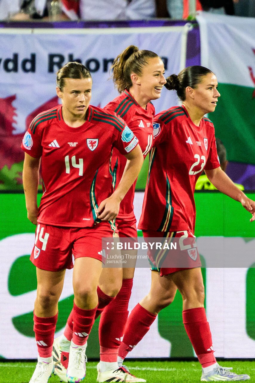 Hannah Cain of Wales celebrates