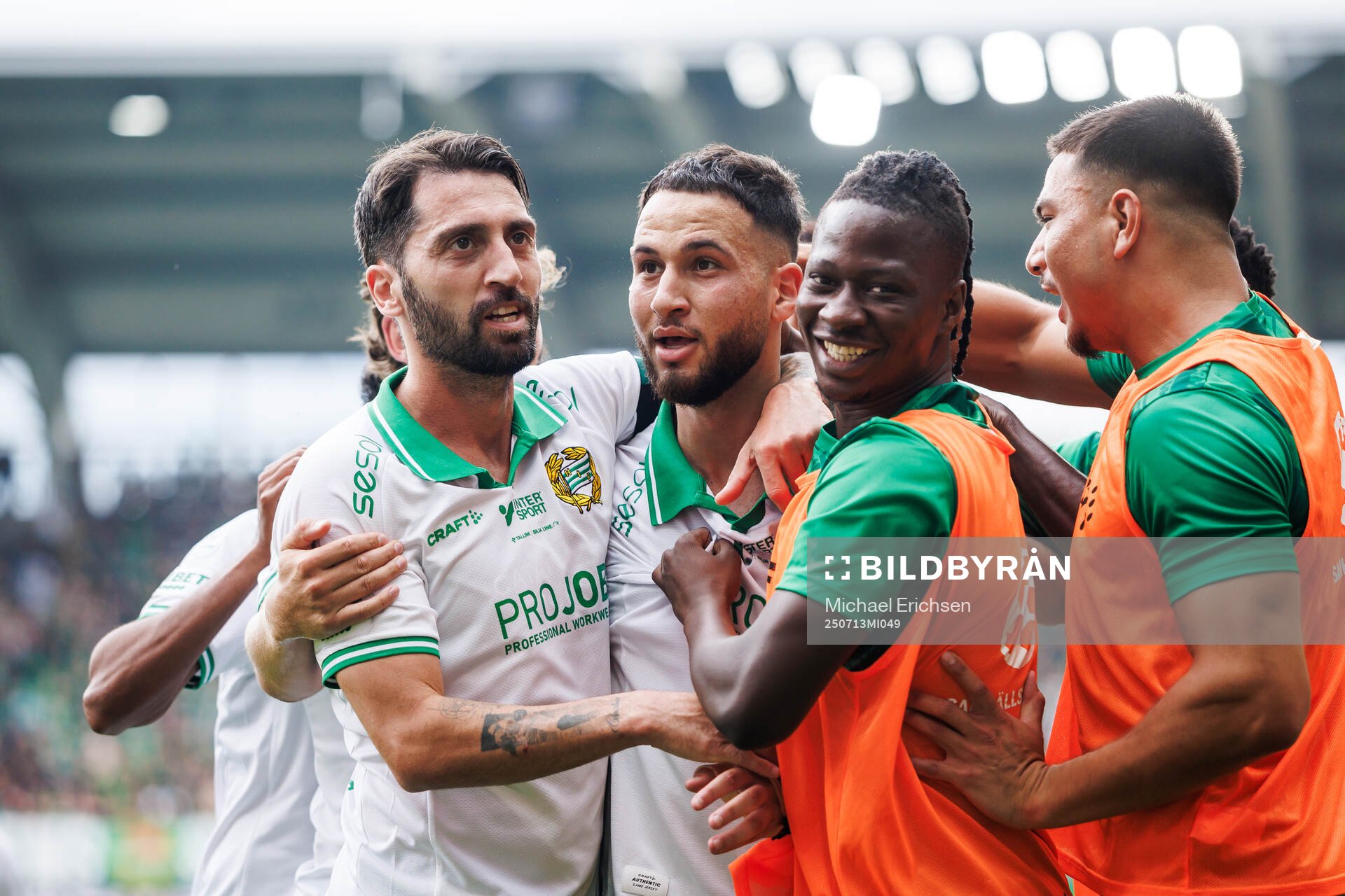 Hammarbys Nahir Besara och Abdelrahman Boudah Saidi jublar