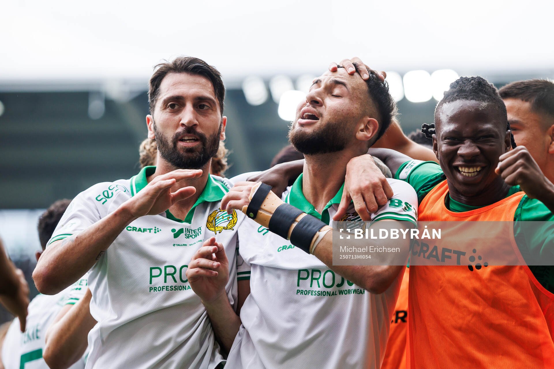 Hammarbys Nahir Besara och Abdelrahman Boudah Saidi jublar