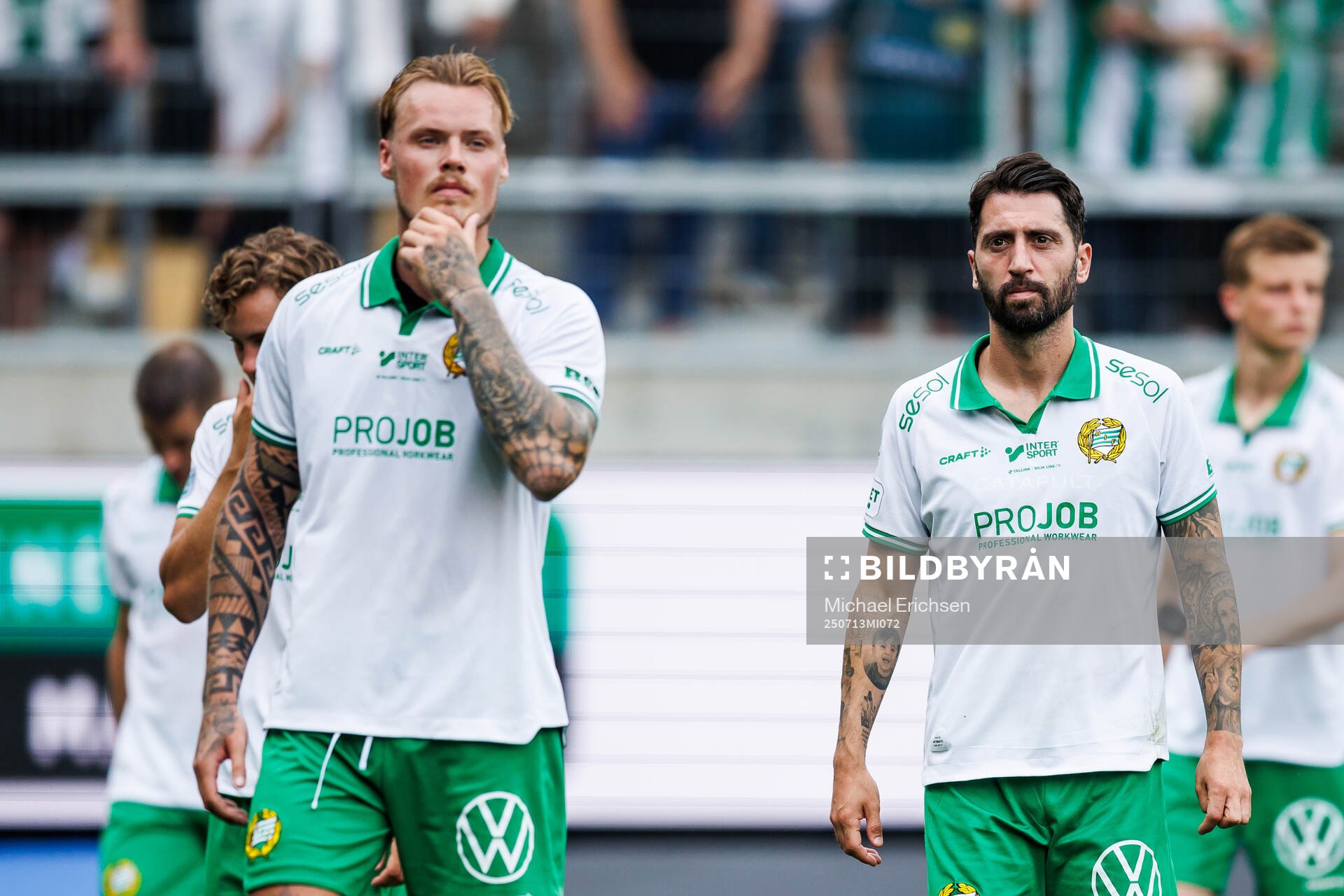 Hammarbys Victor Eriksson och Nahir Besara deppar