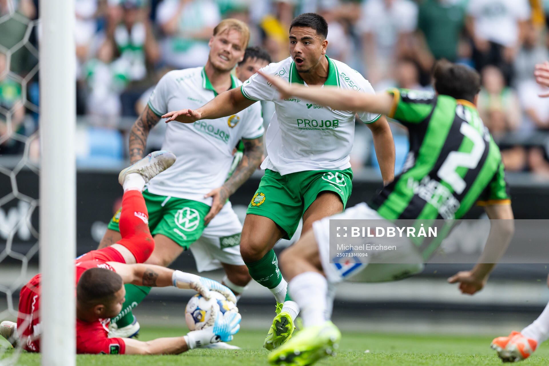 Hammarbys Jusef Erabi med ett avslut som GAIS målvakt