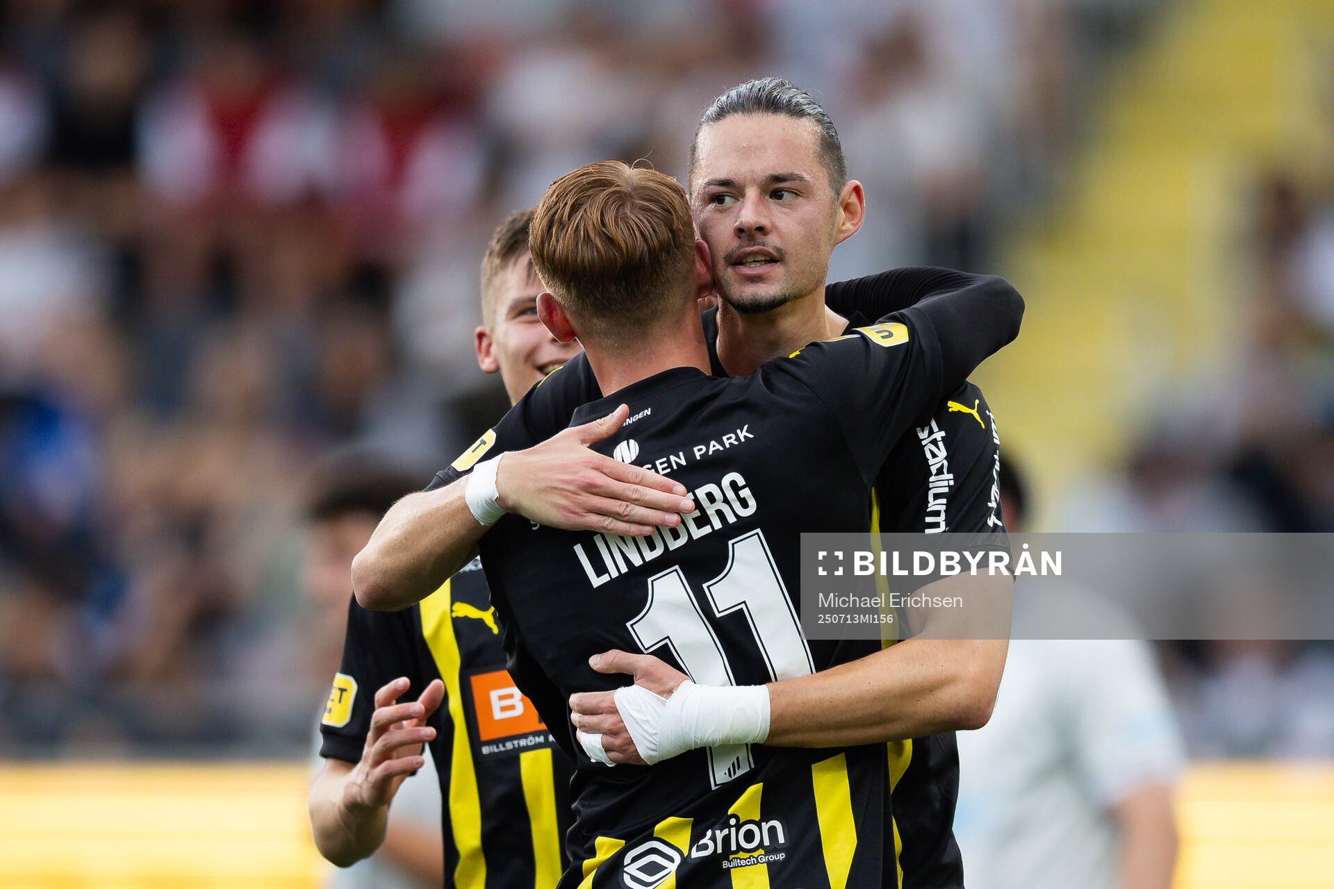 Häckens Amor Layouni jublar
