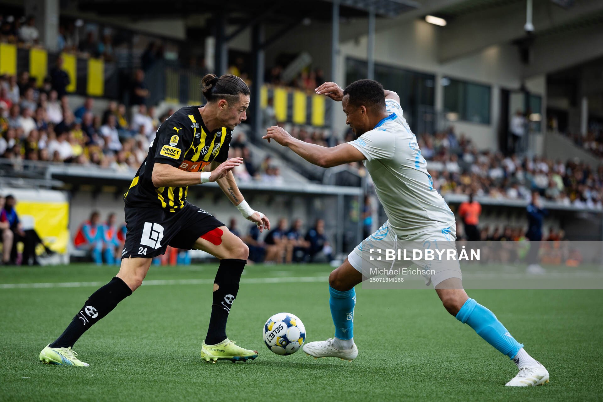 Häckens Amor Layouni och Halmstads Marcus Olsson