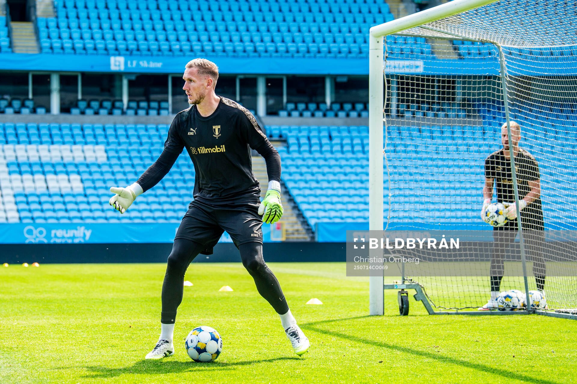 Goalkeeper Robin Olsen