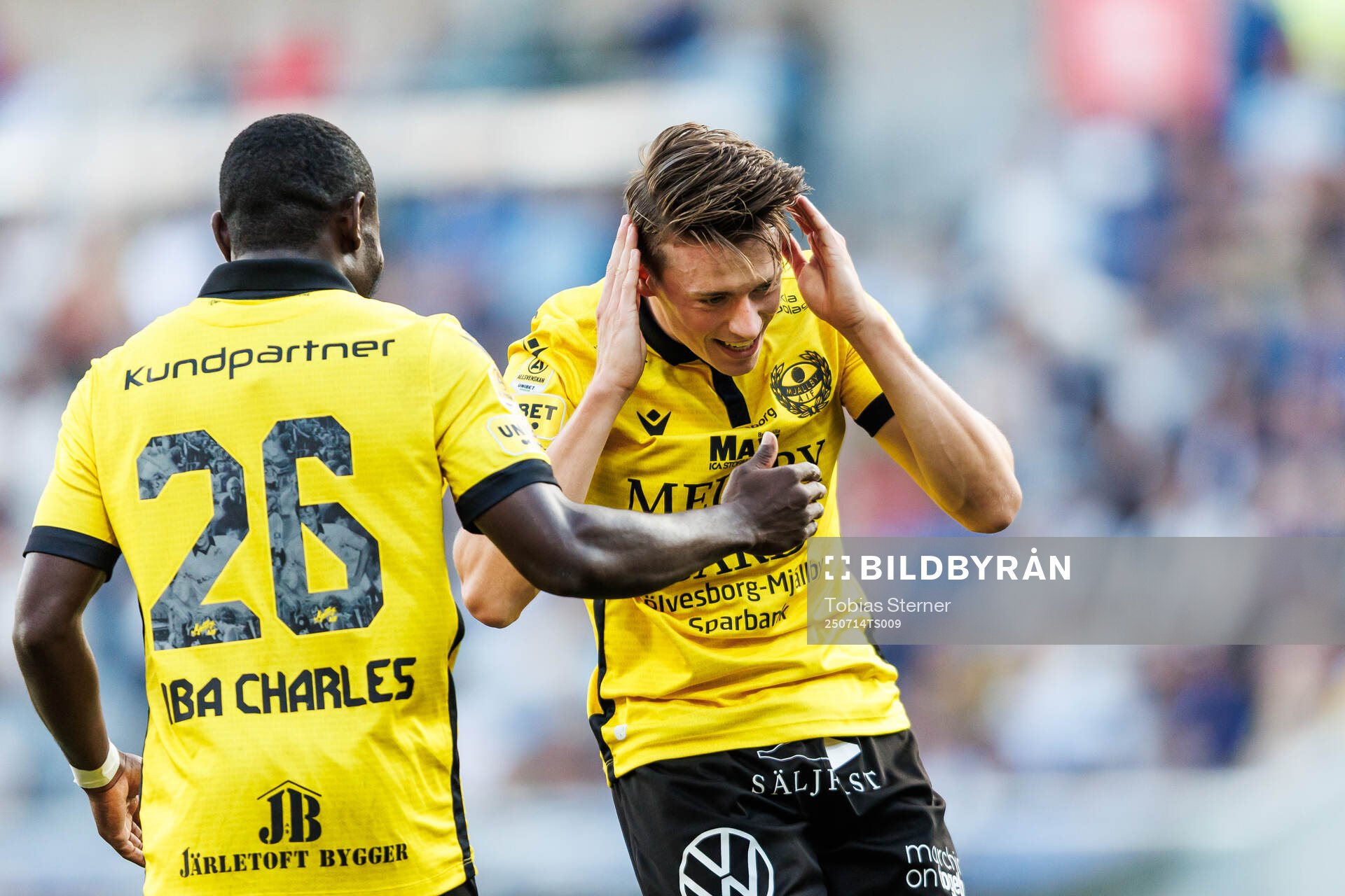 Mjällbys Elliot Stroud jublar
