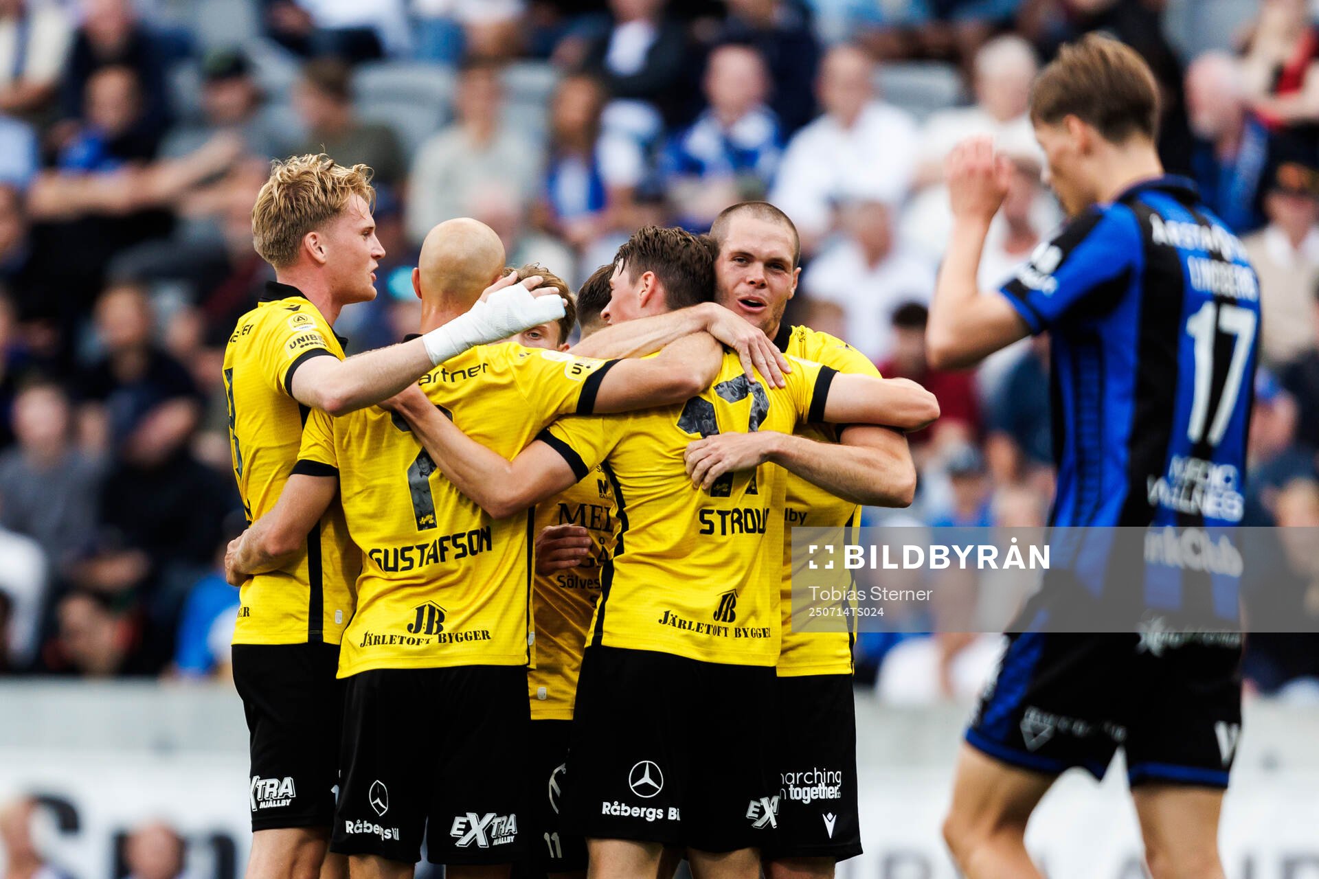 Mjällbys Jacob Bergström jublar