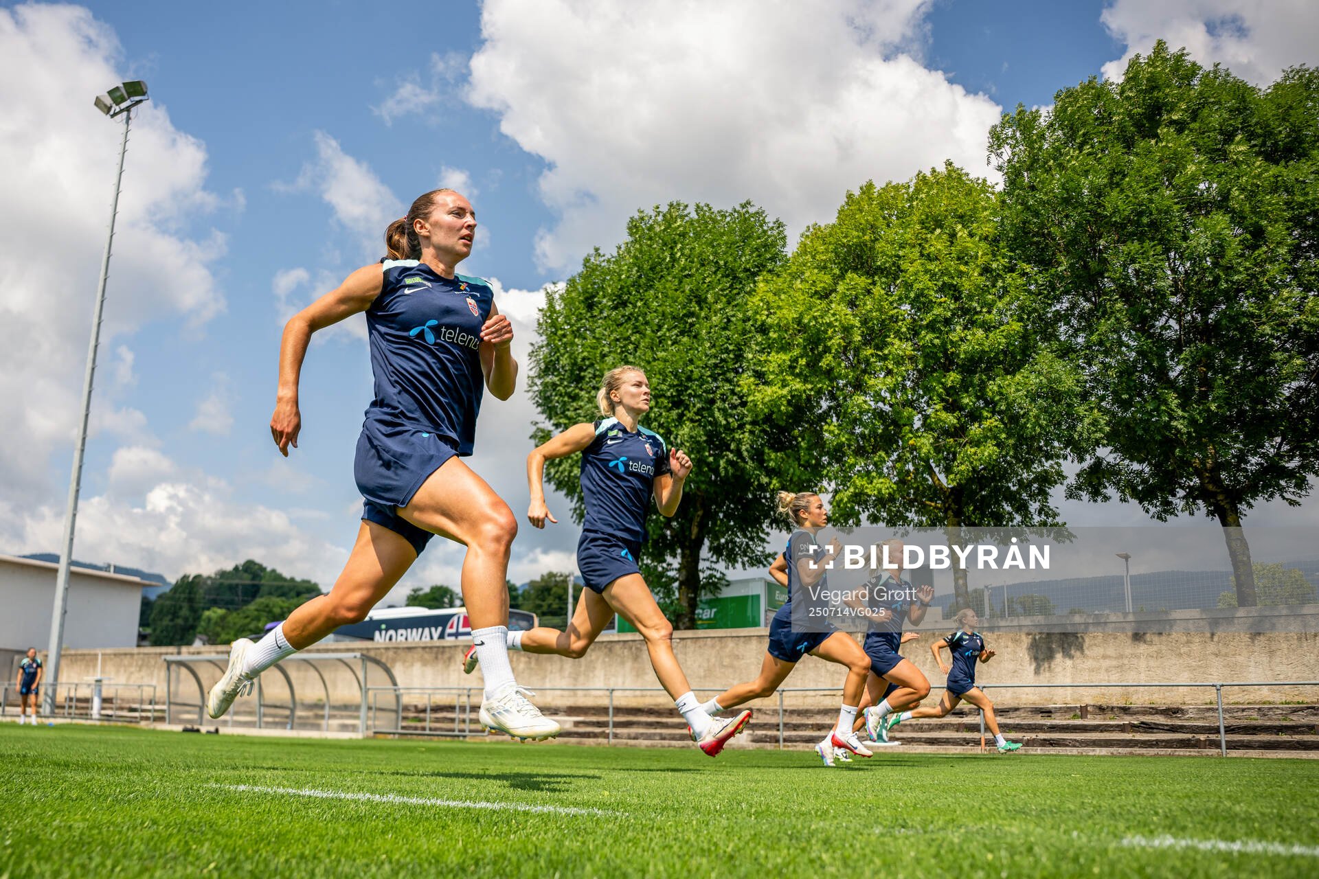 Marit Bratberg Lund, Ada Hegerberg and players of the
