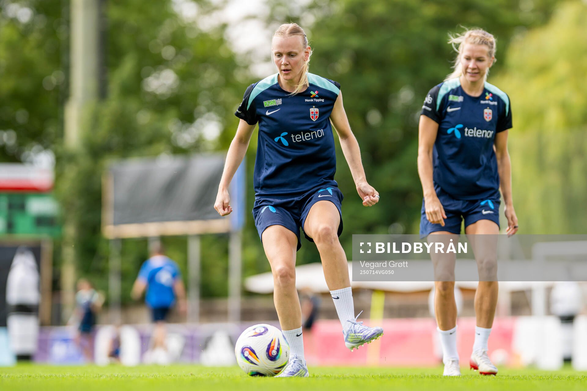 Karina Sævik and Ada Hegerberg of the Norwegian women's