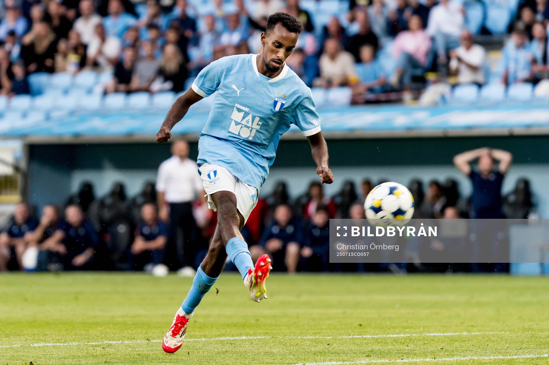 Taha Ali of Malmö FF scores the 1-0 goal