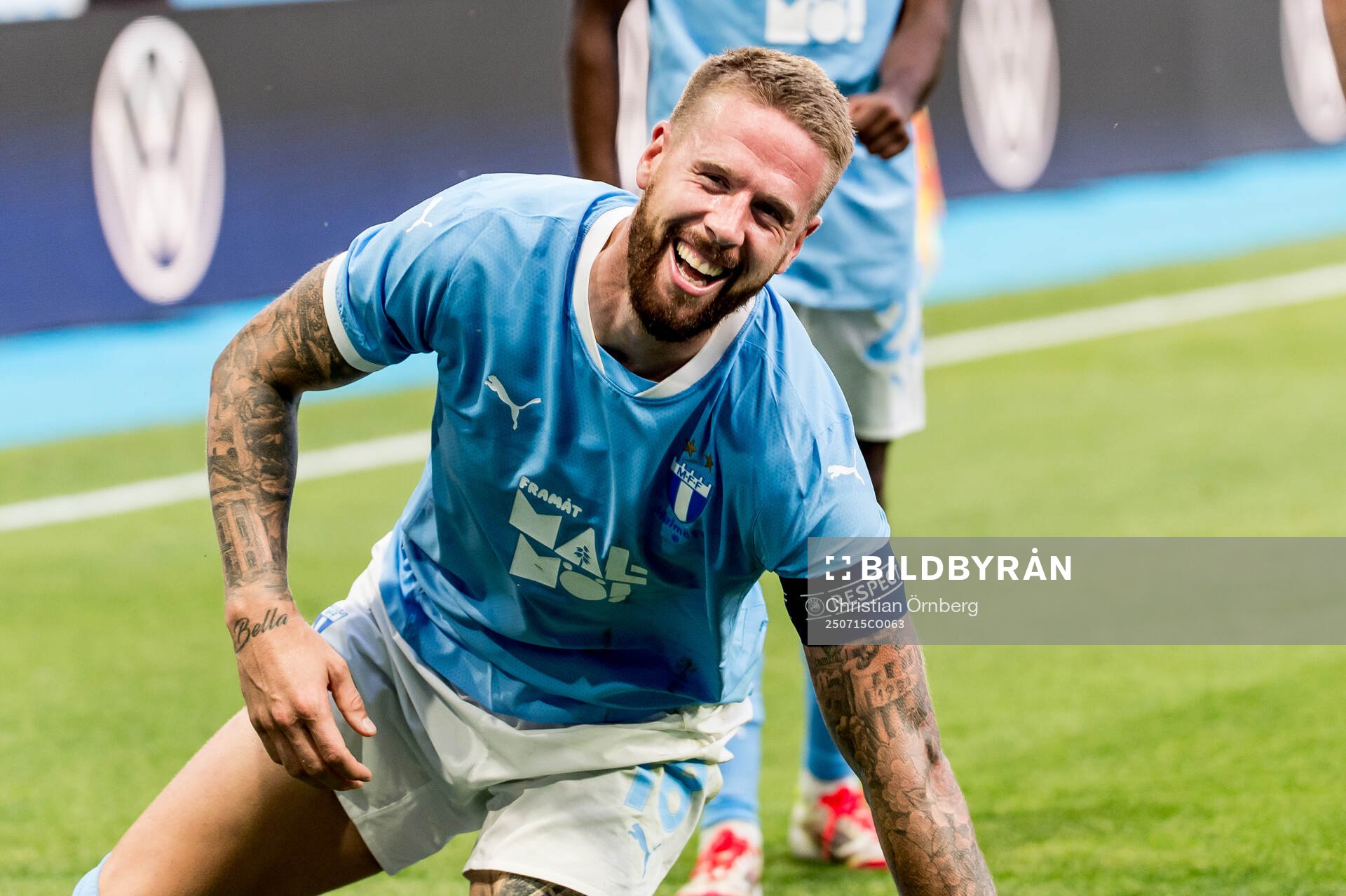 Pontus Jansson celebrates