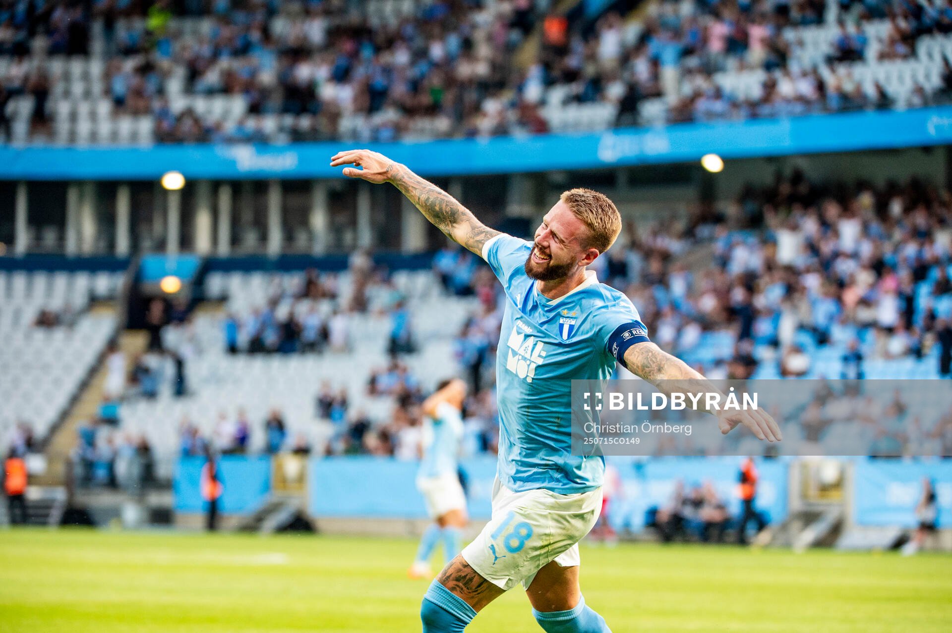 Pontus Jansson of Malmö FF celebrates