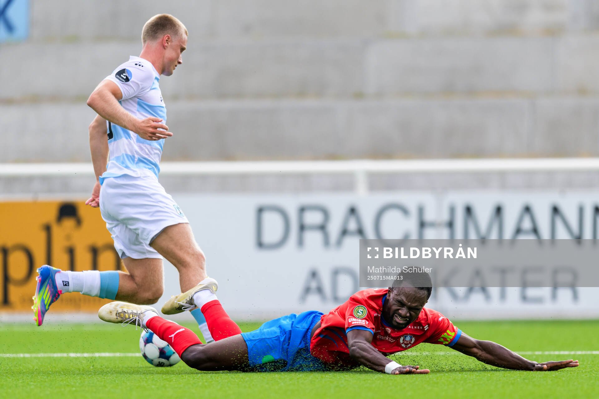 FC Helsingörs Ruben Molina och Helsingborgs Adam Akimey