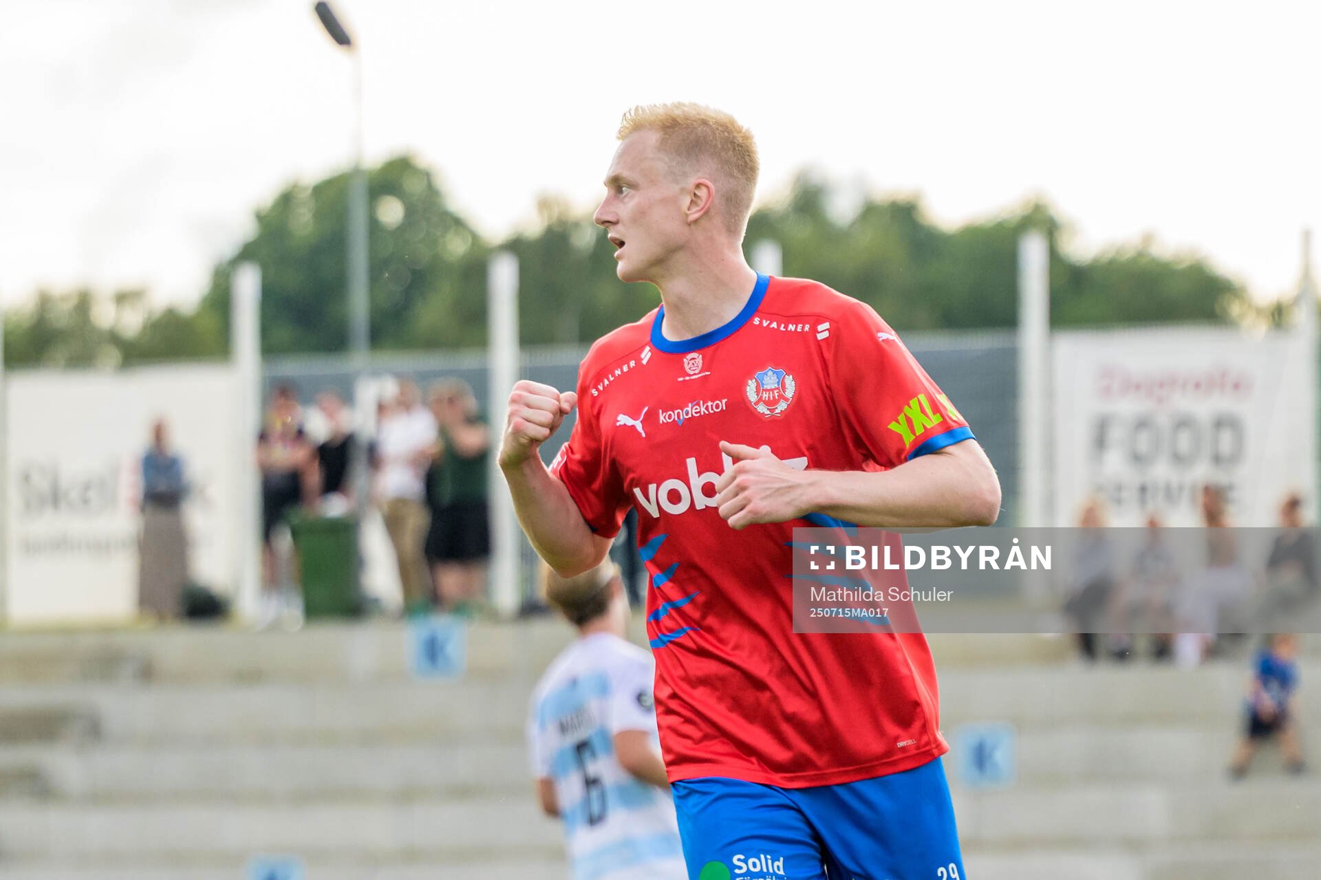 Helsingborgs Oscar Aga jublar