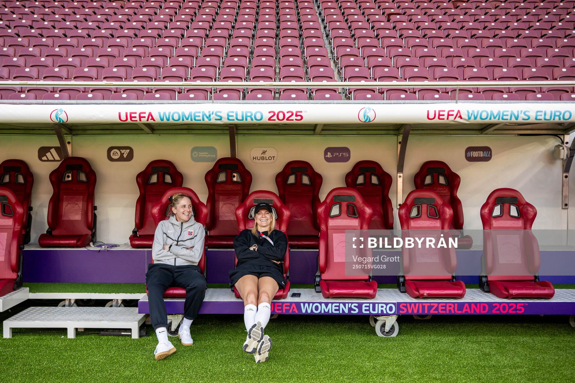 Head coach Gemma Grainger and Ada Hegerberg of the
