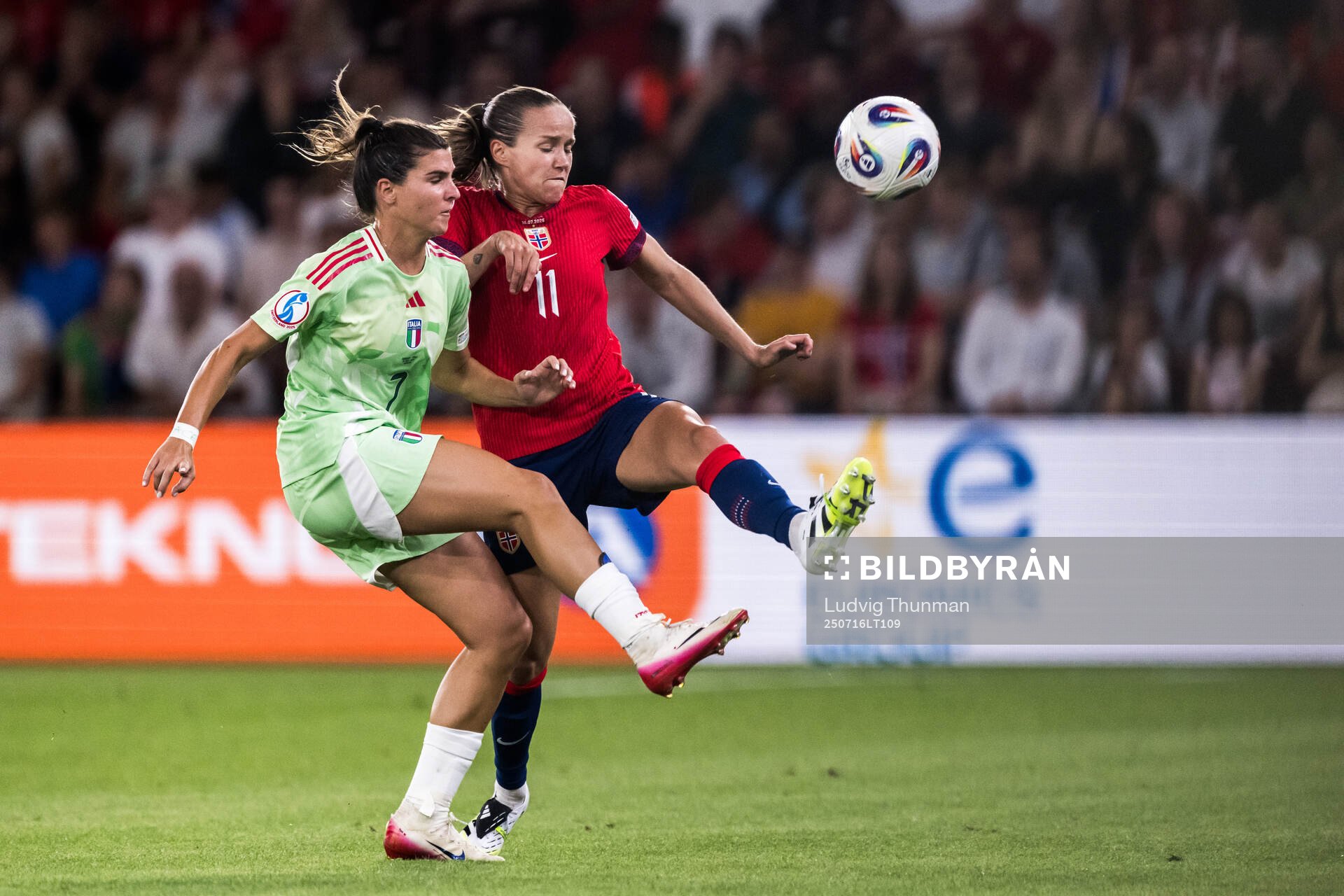 Sofia Cantore of Italy and Guro Reiten of Norway