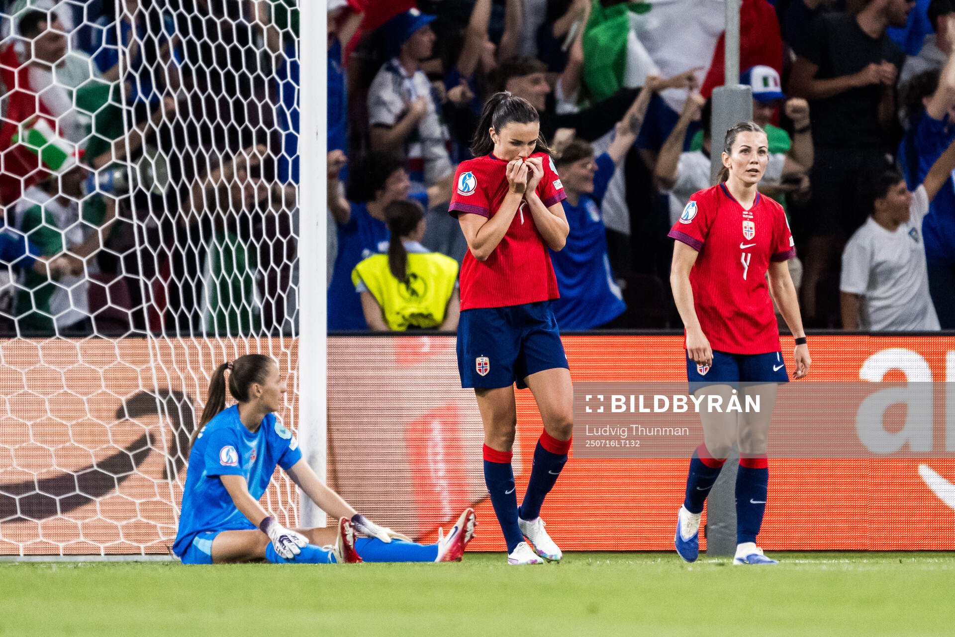 Goalkeeper Cecilie Fiskerstrand, Ingrid Syrstad Engen and