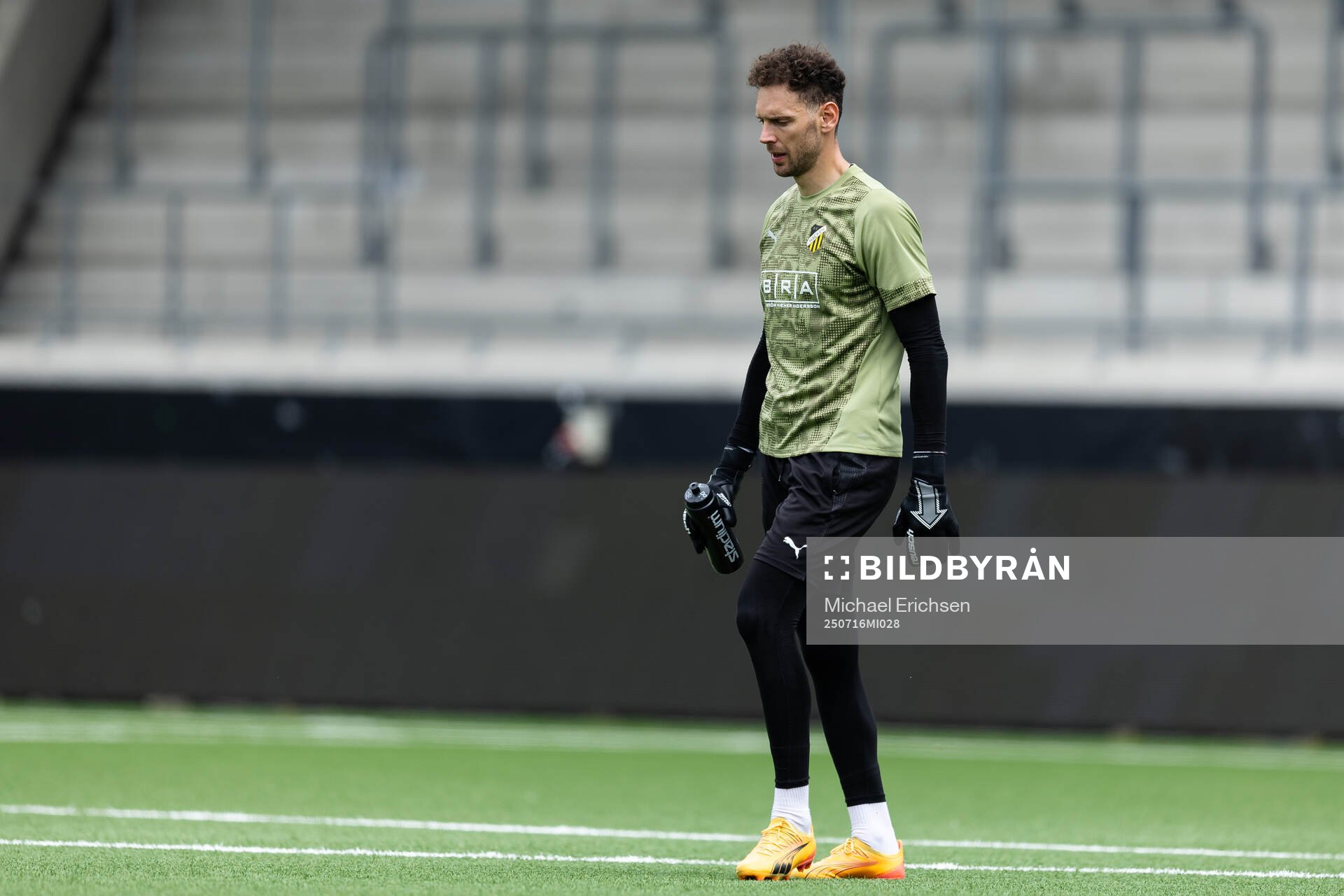 Goalkeeper målvakt Etrit Berisha of Häcken