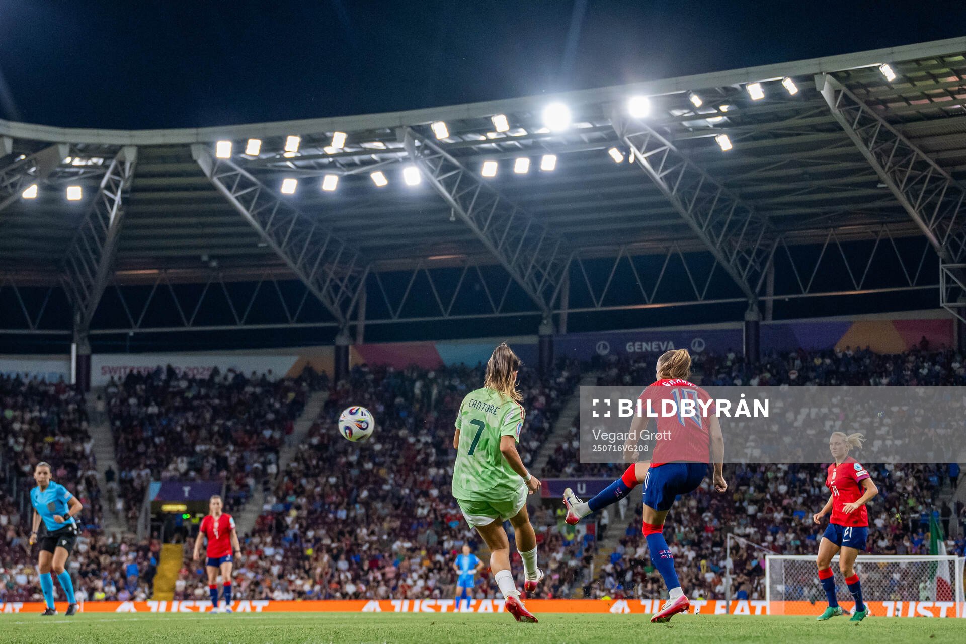 Sofia Cantore of Italy and Caroline Graham Hansen of Norway