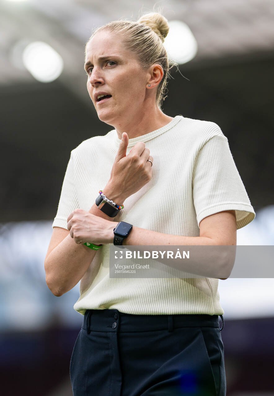Head coach Gemma Grainger of Norway