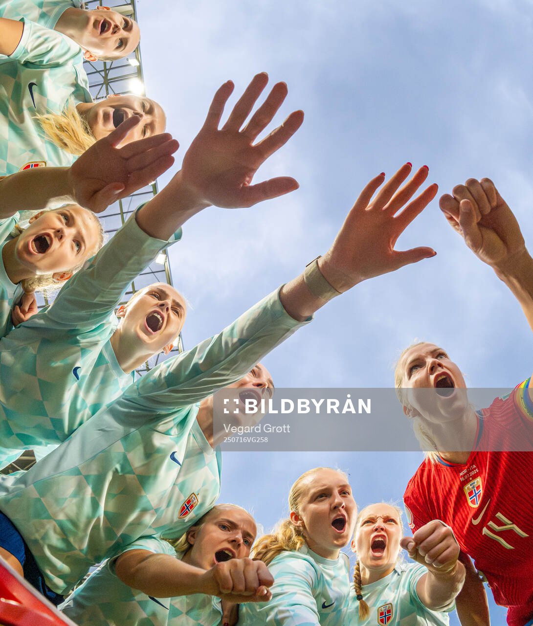 Justine Kielland, goalkeeper Selma Panengstuen, Marthine