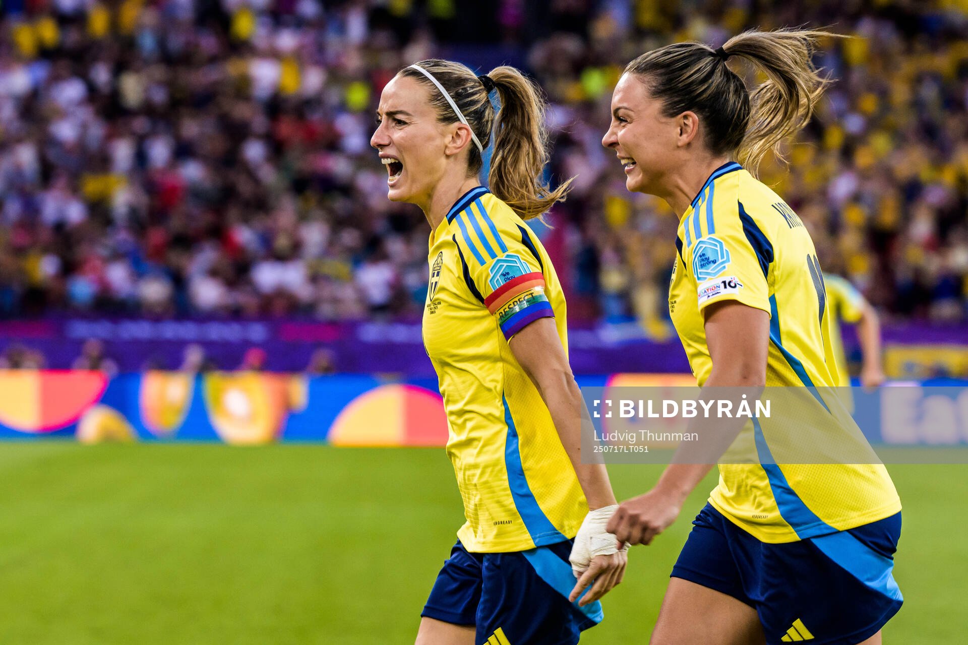 Kosovare Asllani and Johanna Rytting Kaneryd of Sweden