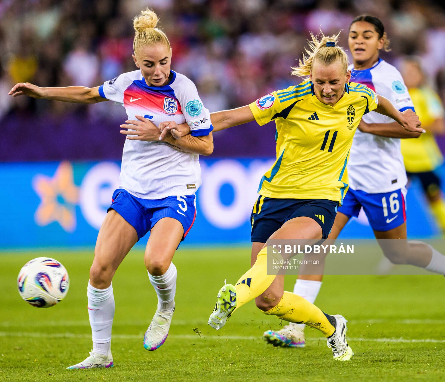 Alex Greenwood of England and Stina Blackstenius of Sweden