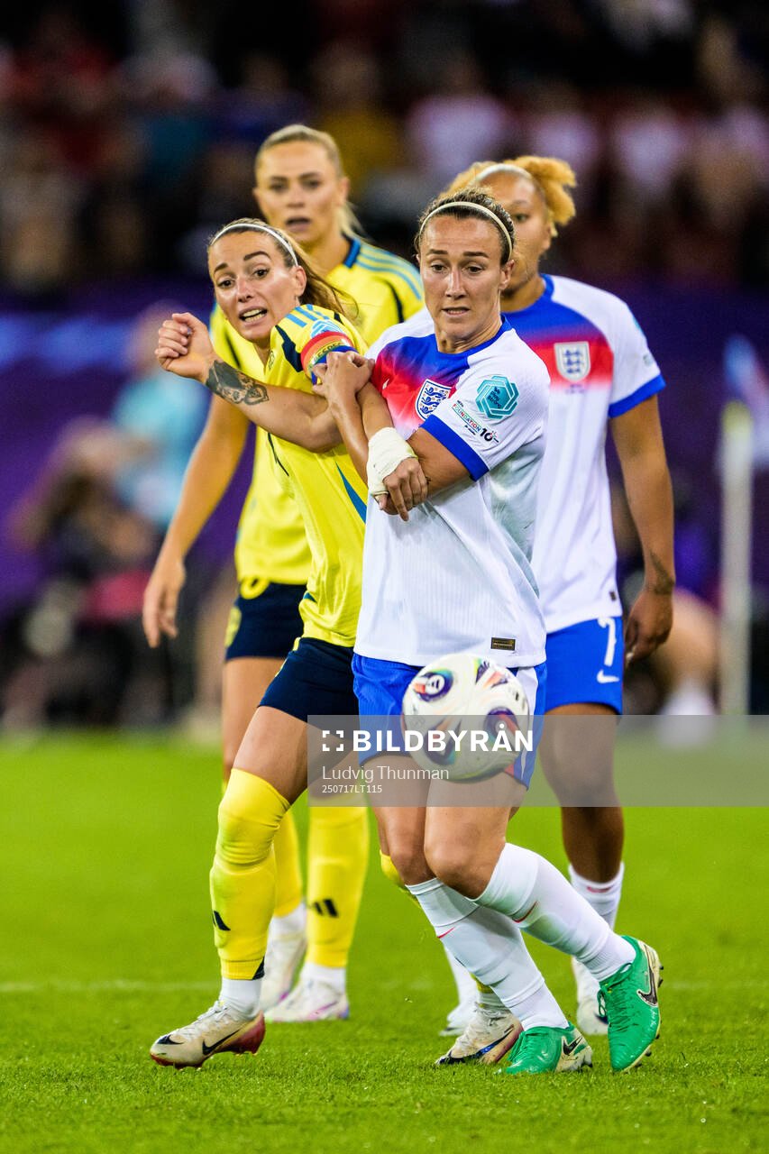 Kosovare Asllani of Sweden and Lucy Bronze of England