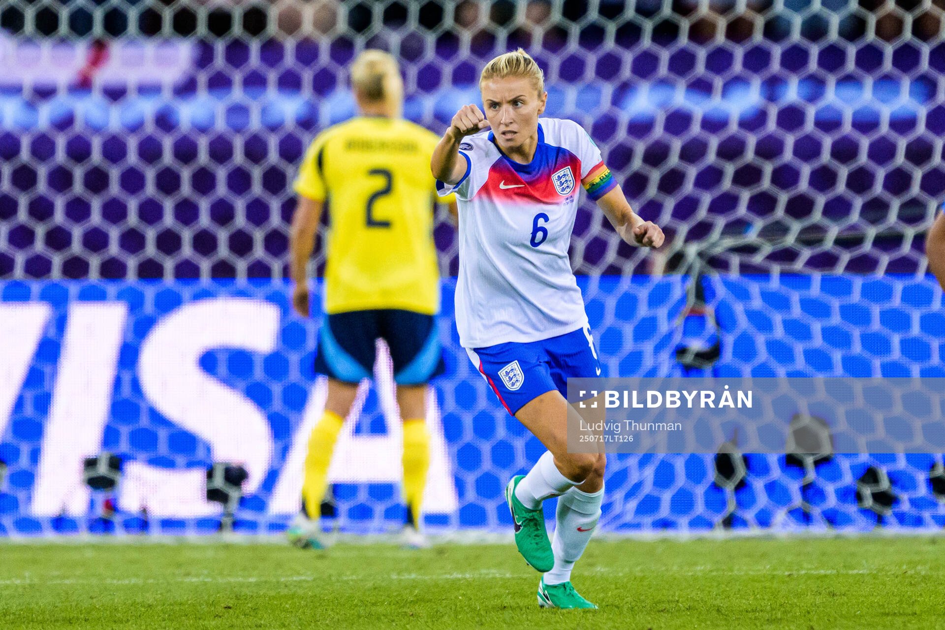 Leah Williamson of England celebrates