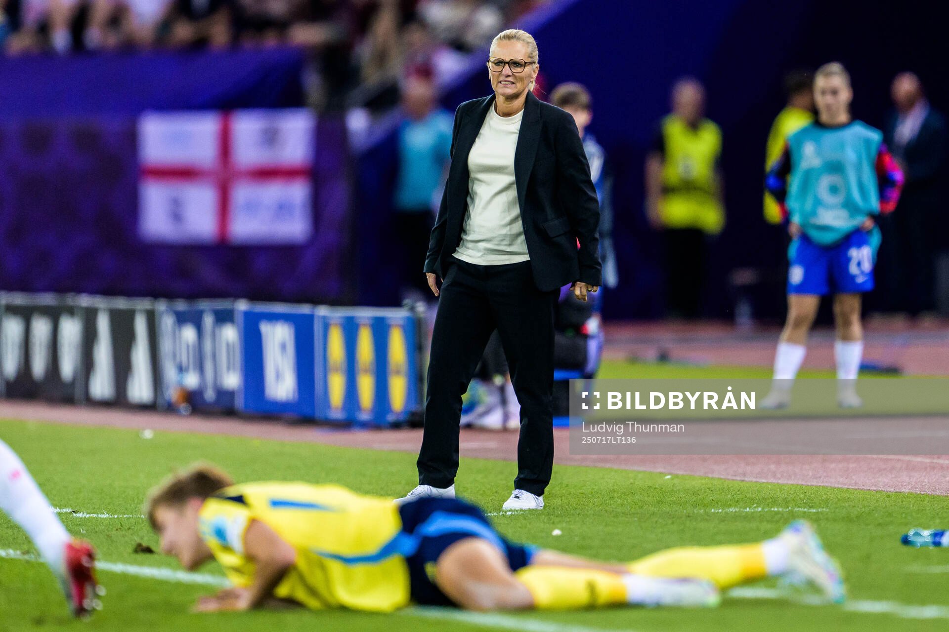 Head coach Sarina Wiegman of England