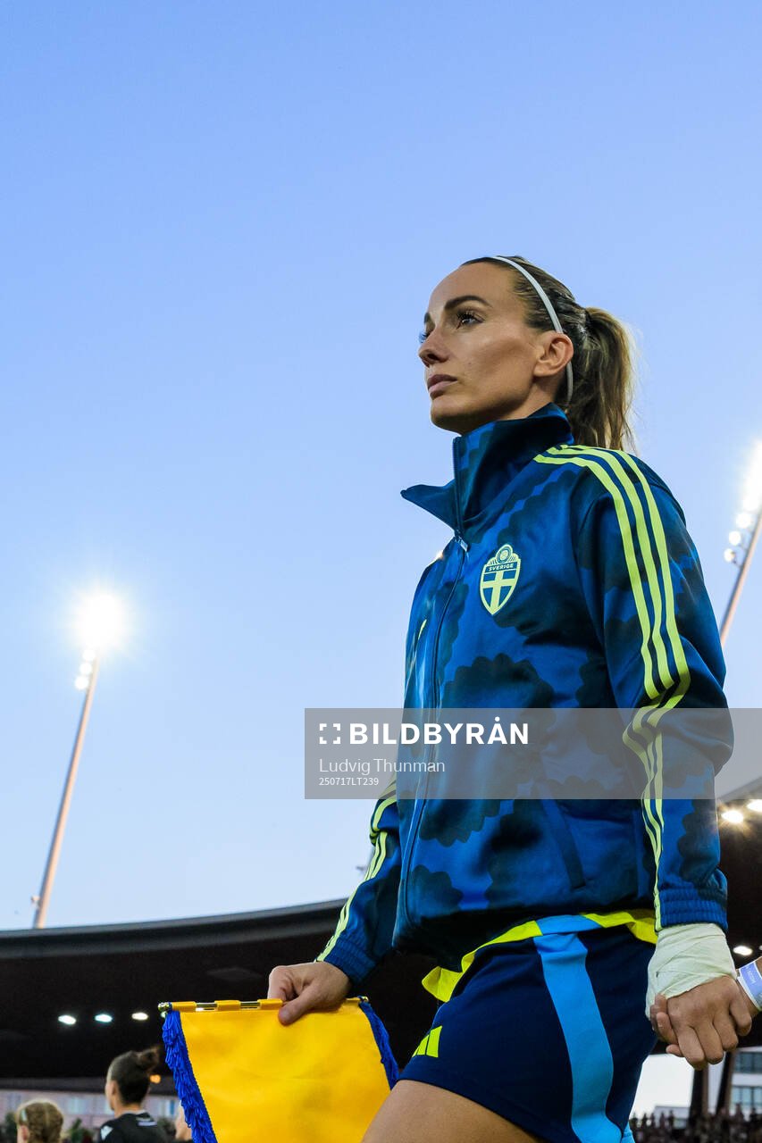Kosovare Asllani of Sweden enters the pitch